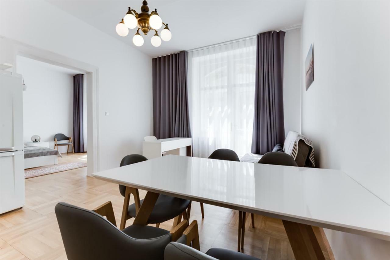 The Dancing House Residence, Two Bedroom Apartment With Balcony Near River! プラハ エクステリア 写真